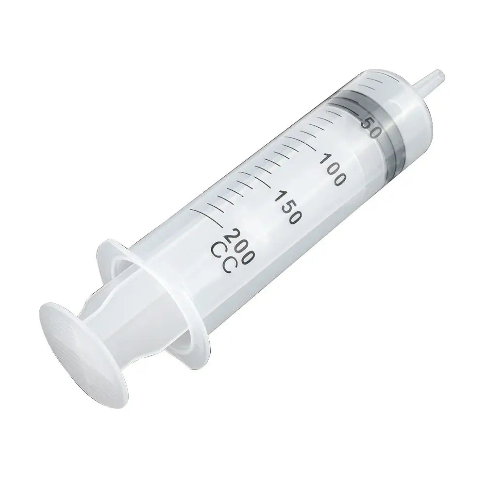 Multifunctional syringe for pet care, 200 cc capacity, clear design, ideal for feeding liquids and easy to clean.