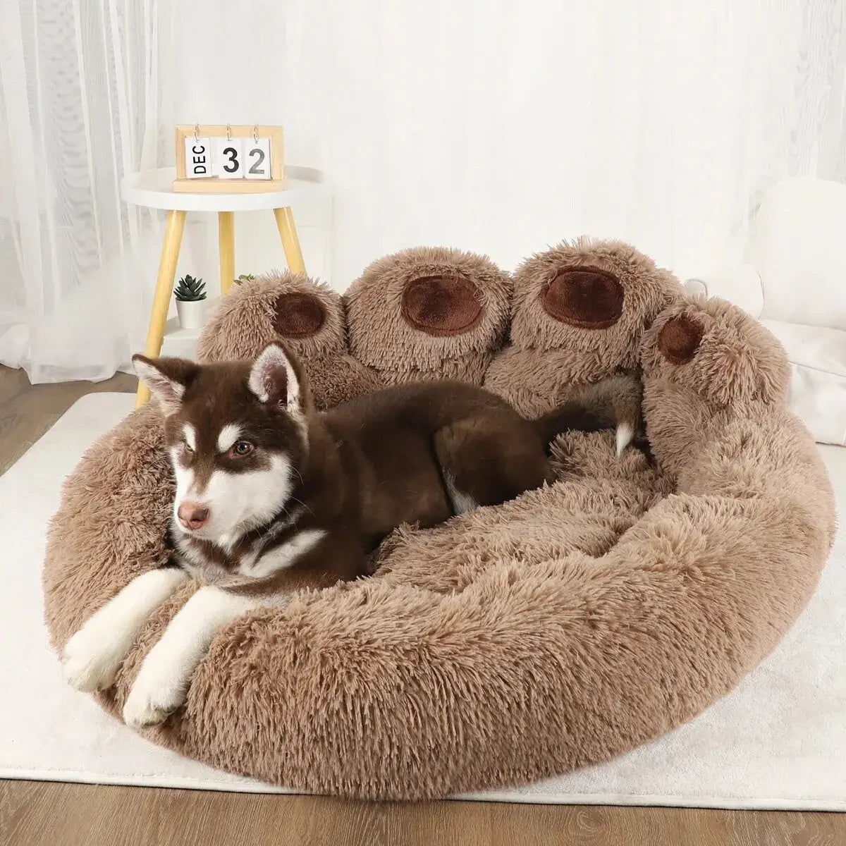 Dog and cat bed, soft and comfortable, paw shape.